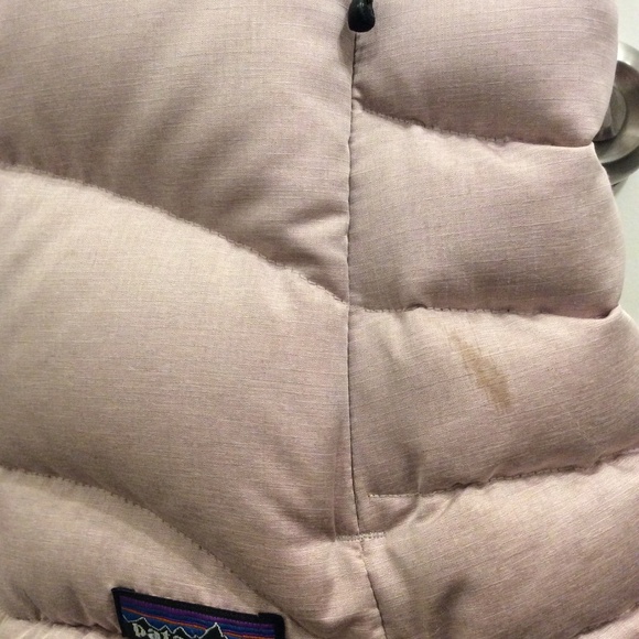 Patagonia W's Down Vest - Medium - Picture 4 of 7